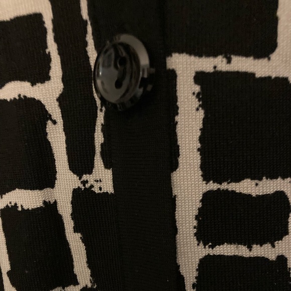 Ann Taylor cropped silk black and white 3/4 sleeves cardigan NWOT ❤️🌹 - Picture 3 of 5